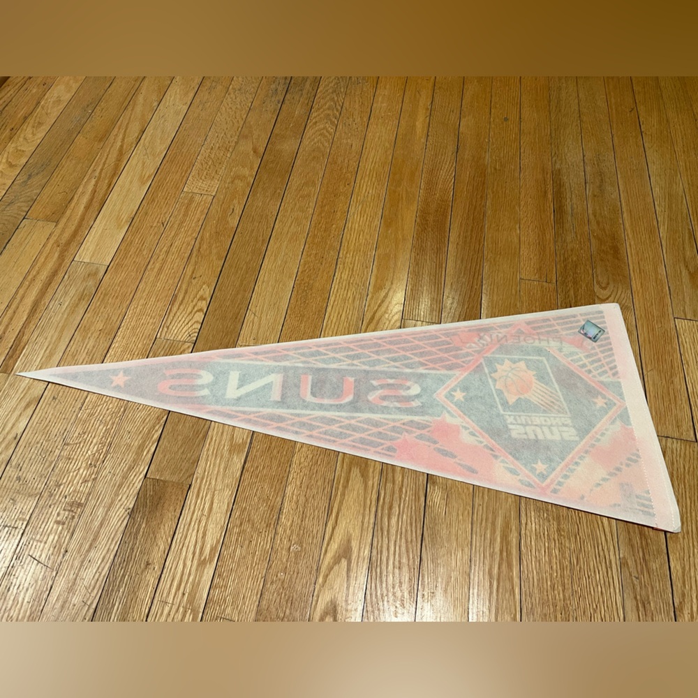 Vintage NBA Phoenix Suns felt Wall Pennant - Picture 3 of 4